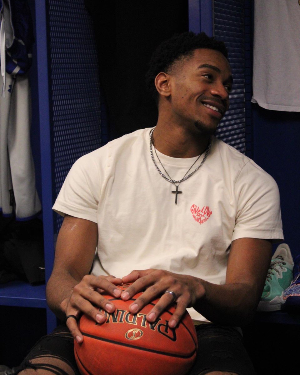 goreanskii's tweet photo. Been having a fun journey with my clothing brand that I started earlier this year - Happy Hoops. Trynna spread more positivity around the hoops community 🤩 https://t.co/gw5bbJ5ddb https://t.co/yVsJEwKPeu