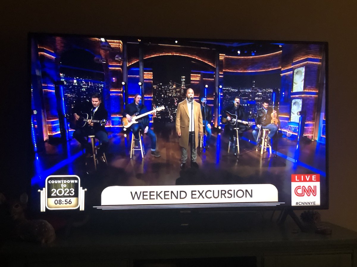 WTF_JMF's tweet photo. 2023 is already off to a damn good start!!! SOOOOOO COOL @wexcursion @MikeFerryMusic BRAVO!!!!! #CNNNYE #weekendexcursion https://t.co/oCcw14tKAi