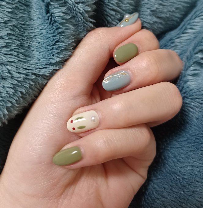 そういや年末ネイル変えたけど滅茶苦茶かわい～～～～ 