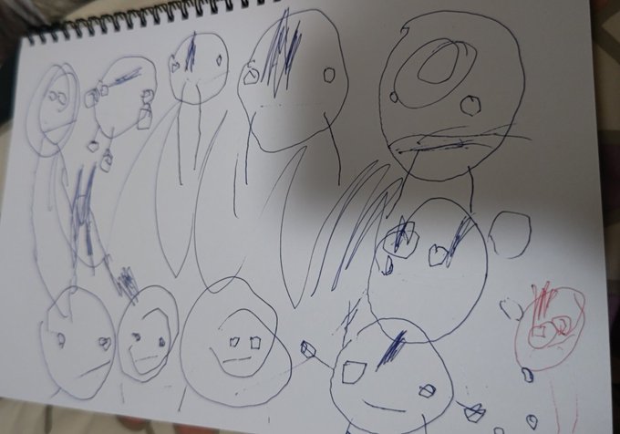 娘も私に負けじと描き始めしてます(笑)架空の大家族の絵、可愛い。 