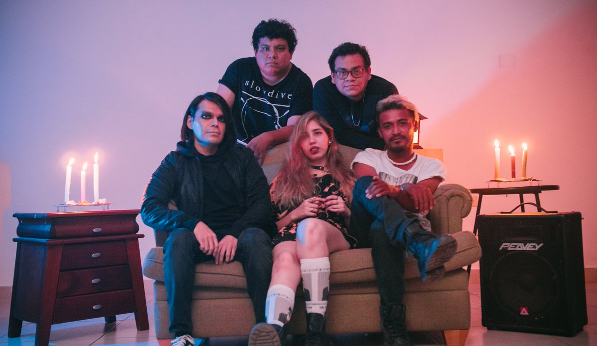 Feliz año 2023!, Le deseamos muchos éxitos en sus vidas, y muchas aventuras.
Estamos muy agradecidos por todo lo que nos brindó el 2022, escribimos nueva música, y tuvimos la oportunidad de presentarnos en diferentes ciudades, y todo fue gracias al apoyo de ustedes 😊✨ salud!