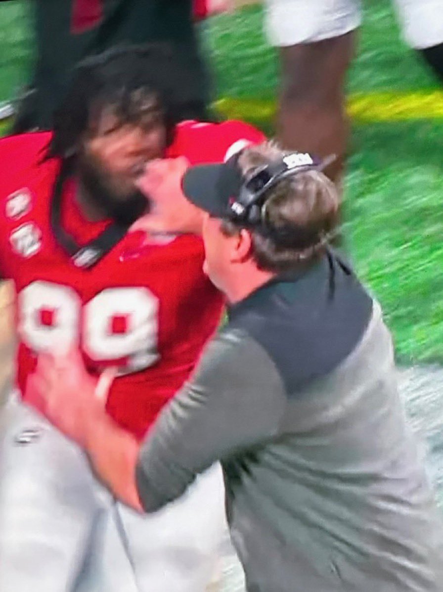 headrickjay's tweet image. New meaning to “shut your mouth.”