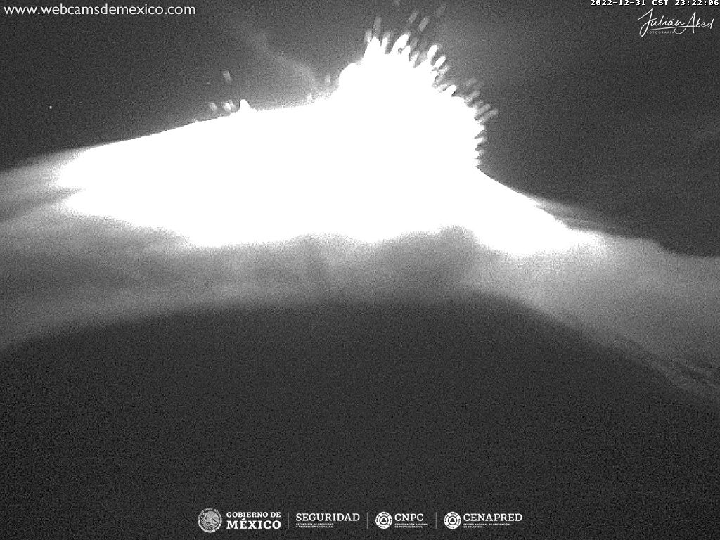 Popocatepetl_MX's tweet photo. Ops... abrí la sidra de Huejotzingo antes de tiempo 😅 https://t.co/gvIXUvEjMG
