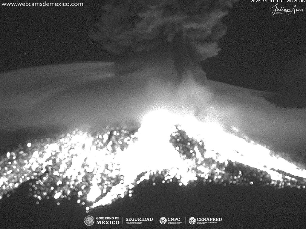 Popocatepetl_MX's tweet photo. Ops... abrí la sidra de Huejotzingo antes de tiempo 😅 https://t.co/gvIXUvEjMG