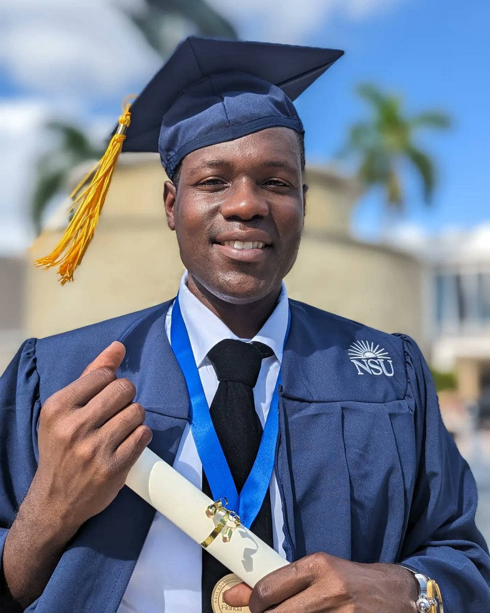 kingsummerbody's tweet photo. @WeSoUnderRated I went from a middle drop out. To having my bachelor's college degree in Marketing from Nova Southeastern University. https://t.co/9BzMXp6jjx