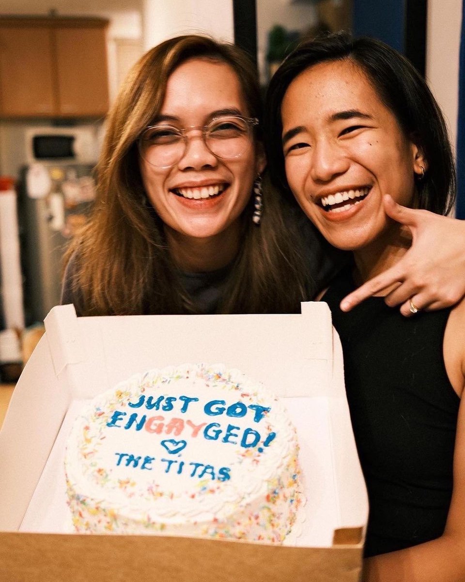 philstarlife's tweet photo. THEY'RE ENGAYGED! 💍

Ben&amp;Ben's bassist Agnes Reoma and keyboardist Pat Lasaten revealed that they got engaged last year. READ: https://t.co/0lOeyPJdXg

📷 Agnes Reoma on IG https://t.co/p2Ux6NlE6w