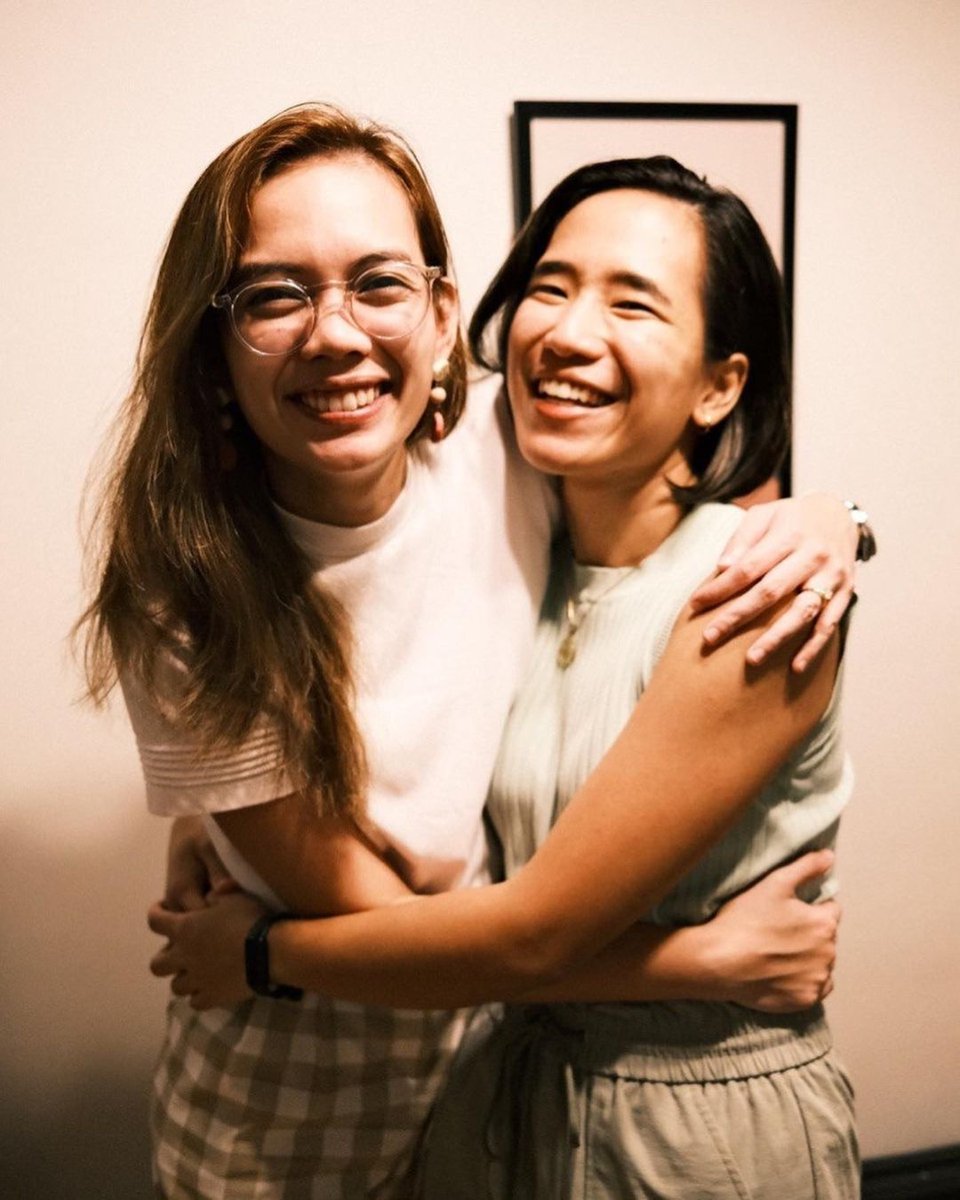 philstarlife's tweet photo. THEY'RE ENGAYGED! 💍

Ben&amp;Ben's bassist Agnes Reoma and keyboardist Pat Lasaten revealed that they got engaged last year. READ: https://t.co/0lOeyPJdXg

📷 Agnes Reoma on IG https://t.co/p2Ux6NlE6w