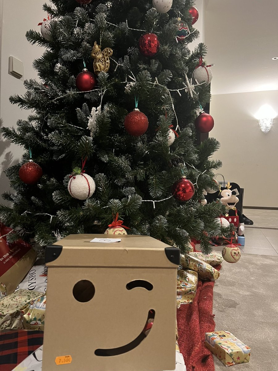 g13m's tweet photo. Gm frens 🎅🏻 happy mew year! https://t.co/yG3OChfwcr