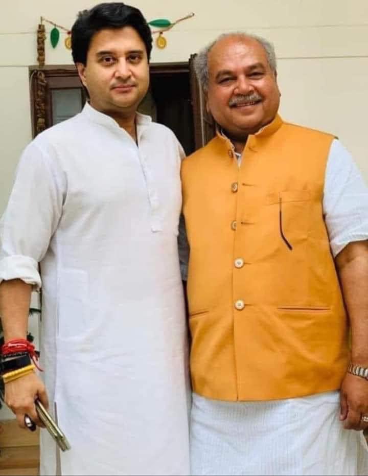 rawat_atin's tweet photo. प्रदेश की राजनीति को नई दिशा देने वाले,केंद्रीय मंत्री  श्रीमंत #ज्योतिरादित्य सिंधिया ￼जी को जन्मदिवस की हार्दिक शुभकामनाएँ।
@JM_Scindia 🙏 https://t.co/DxOrflJXkh