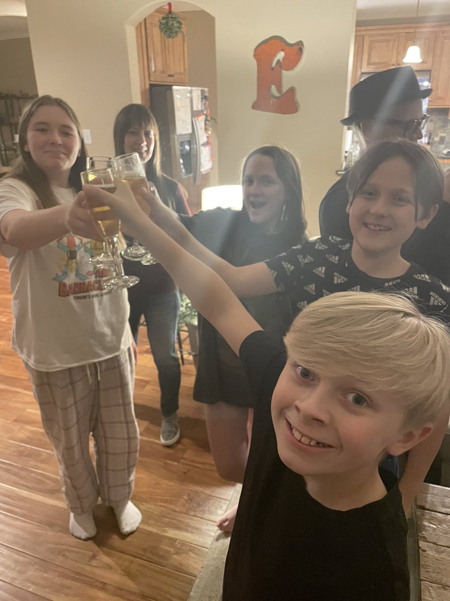 fragileJason's tweet photo. Celebrating NYE with our Framily #LoneStarNYE https://t.co/9snpp0pFoN