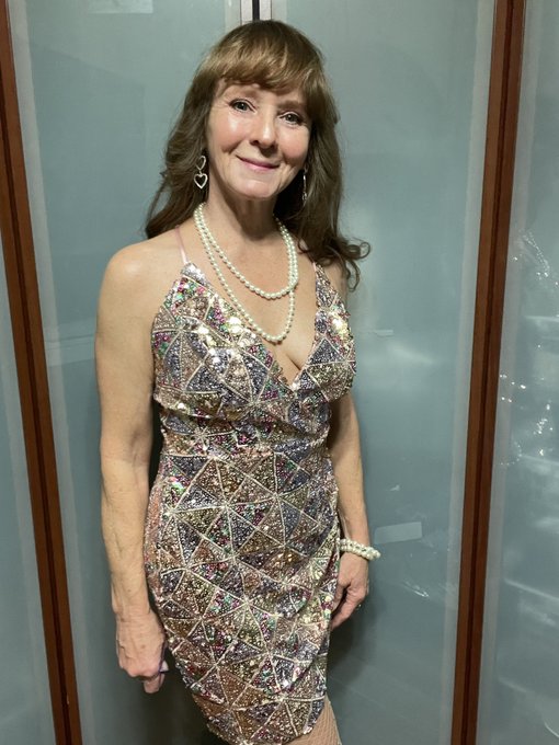 MILF TW Pornstars - Cyndi Sinclair . Pictures and videos from Twitter.