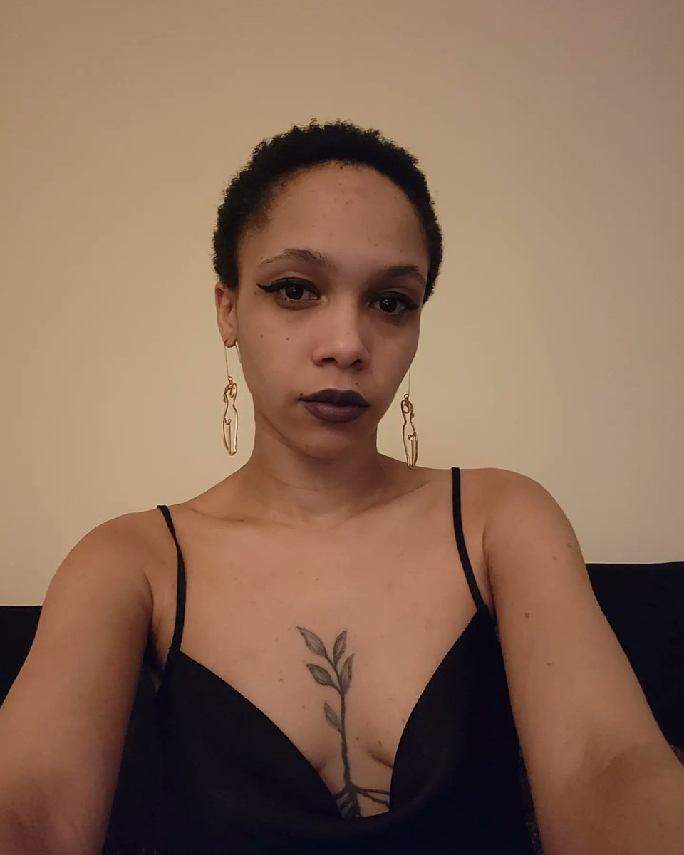 changedsoul6's tweet photo. It's been a tough couple of years for me. I'm hoping to have better health in 2023. Mentally, emotionally, physically and spiritually. 🥂🖤 https://t.co/vHbvl22ckE