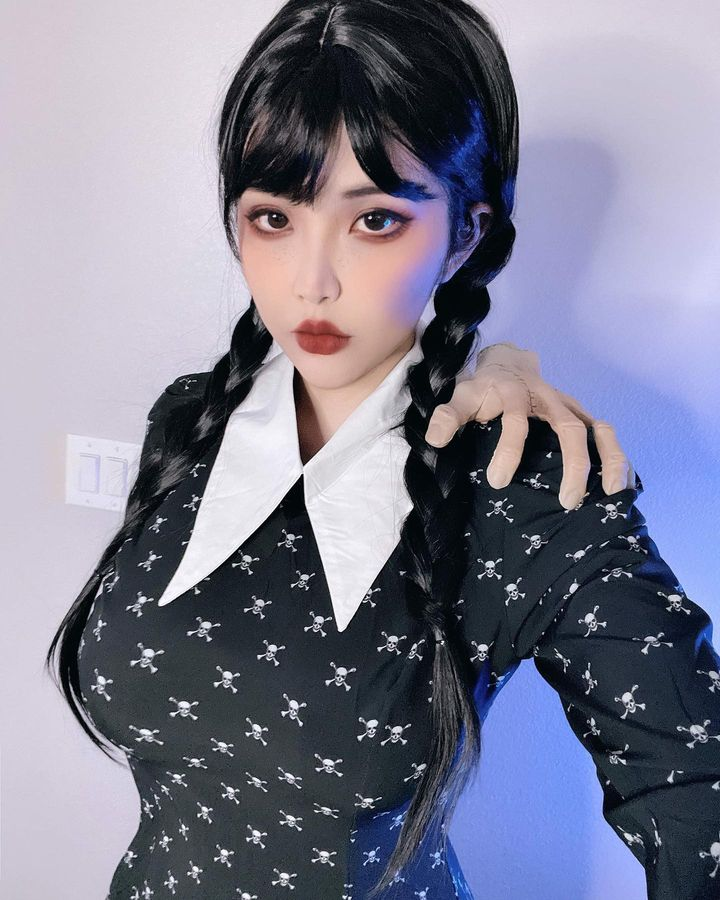 SharingCosplay's tweet photo. wednesday by Hana Bunny https://t.co/TcZ3JaGycS