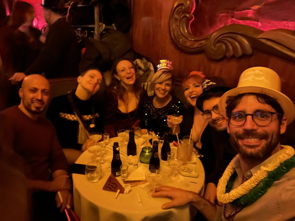 EMGLEX1's tweet photo. Happy new year from EMGLEX! Our 2023 exchange program has officially begun! Welcome to Chicago!!! https://t.co/p5A6QIc40R