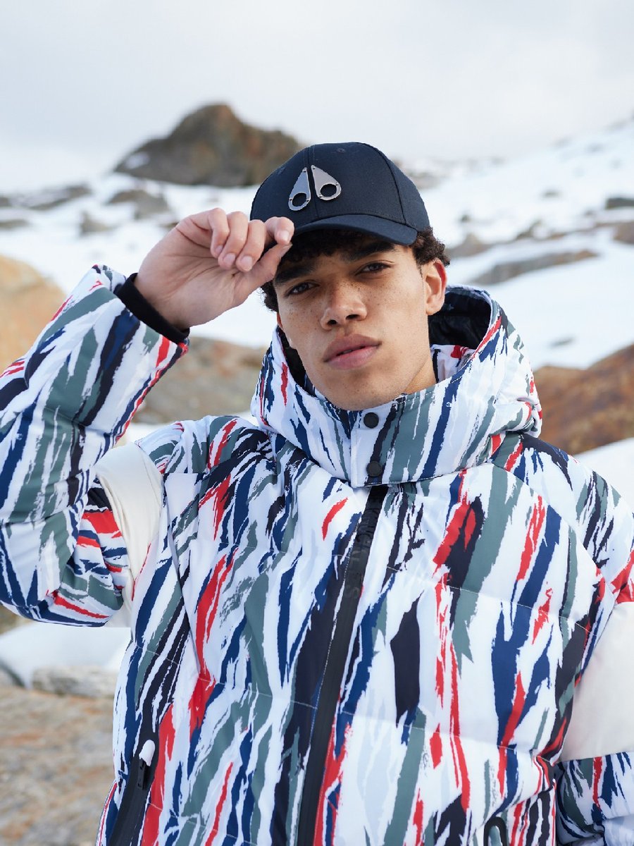 TessutiUK's tweet image. Bring the heat this winter in Moose Knuckles. Discover fashion inflected pieces that retain all quality in extreme weather.

Available here: bit.ly/3Bvh75x

#Tessuti #MooseKnuckles #WinterFashion