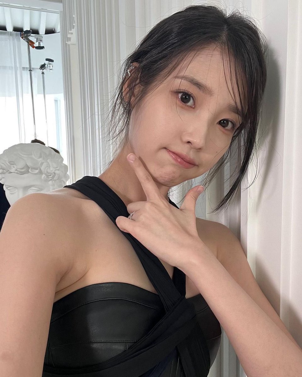 iu24jm's tweet photo. あけましておめでとうございます🎍
そしてすっごいお久しぶりです(笑)覚えてますか😹
今年はもうちょっと韓ドラ見る時間増やせるように、ここにももうちょっと浮上できるように頑張ろう、！
よろしくお願いします☺️🤍 https://t.co/Ht7ebJoNjB