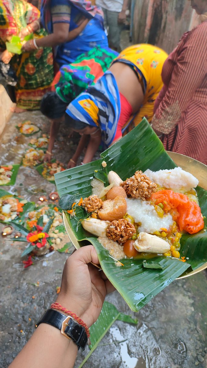 hellopratika's tweet photo. ଶାମ୍ବ ଦଶମୀ ର ଅନେକ ଅଭିନନ୍ଦନ 🙏🏻
#SambaDashami #Welcome2023 #Odiafestival #odiafood #Foodie #odiaritual #festiveseason https://t.co/Zq9YOxSCGC