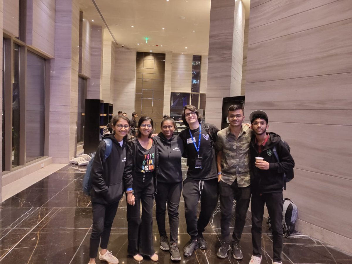 JainPoorvik's tweet image. Got a chance to meet and interact with the amazing @alecw CEO of  @Valist_io during the #IndianBlockchainWeek and at @ETHIndiaco 
@Filecoin  Banglore 
#Filecoin