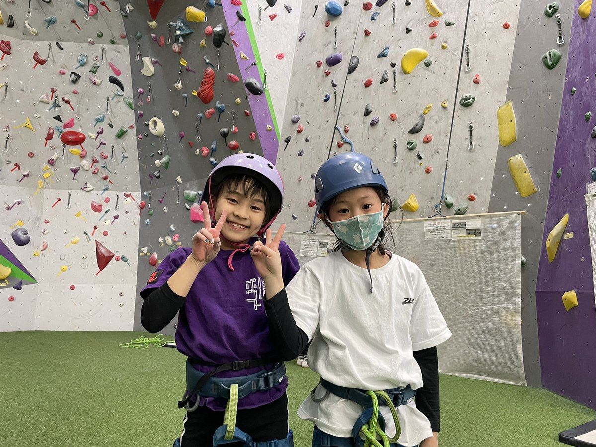zeroshimoguri's tweet photo. 🎍あけましておめでとうございます。
今年もよろしくお願いいたします。🙇🏻‍♀️
お正月はのんびりしたい！

でも、のんびりした後はカラダを動かしましょう！
頭も身体もクライミングでリフレッシュしませんか？👍
今年も1日から営業していますのでぜひ
1/1---------12:00～18:00
1/2～1/9---10:00～21:00 https://t.co/36XSE7Ibtd