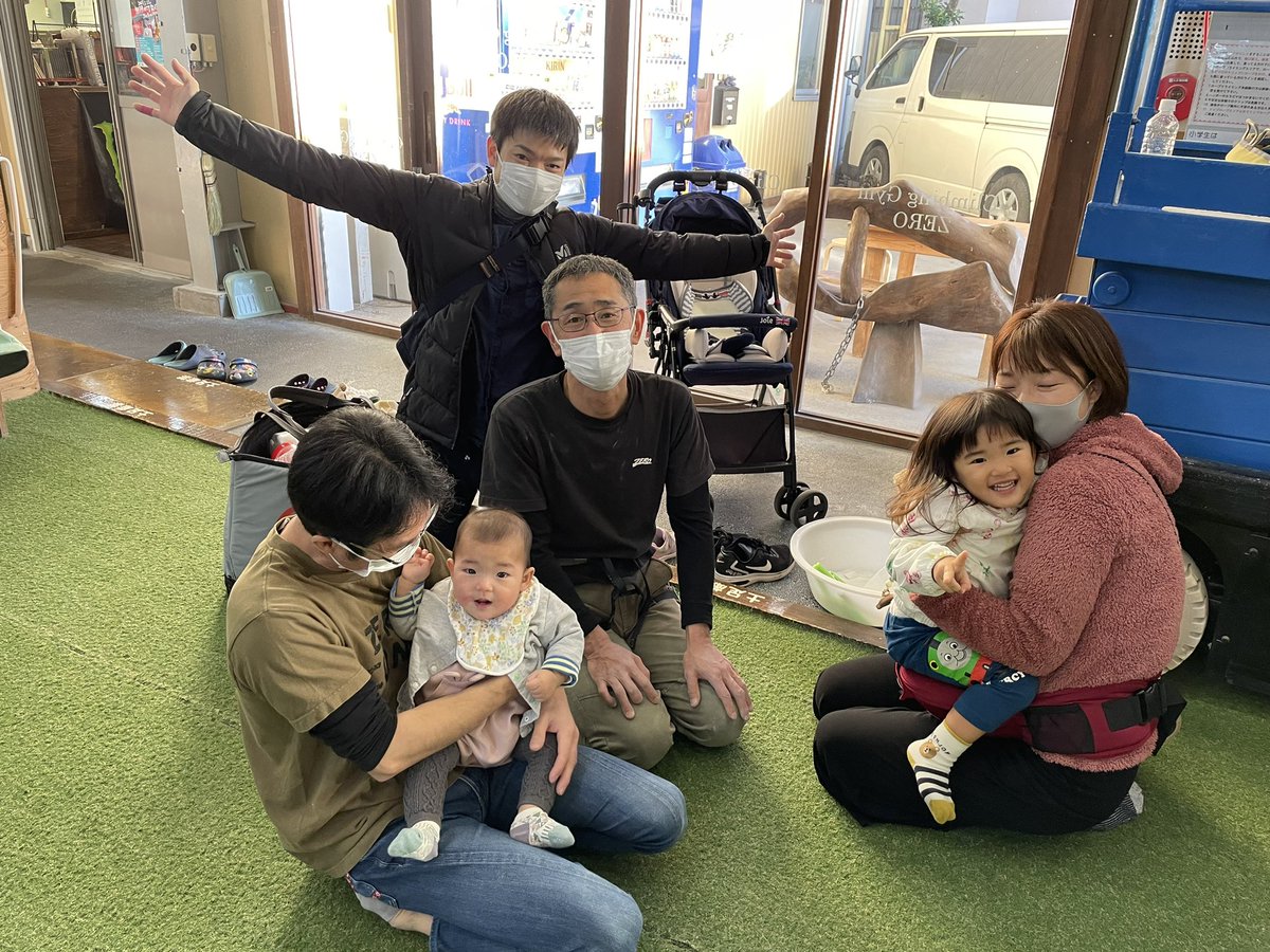 zeroshimoguri's tweet photo. 🎍あけましておめでとうございます。
今年もよろしくお願いいたします。🙇🏻‍♀️
お正月はのんびりしたい！

でも、のんびりした後はカラダを動かしましょう！
頭も身体もクライミングでリフレッシュしませんか？👍
今年も1日から営業していますのでぜひ
1/1---------12:00～18:00
1/2～1/9---10:00～21:00 https://t.co/36XSE7Ibtd