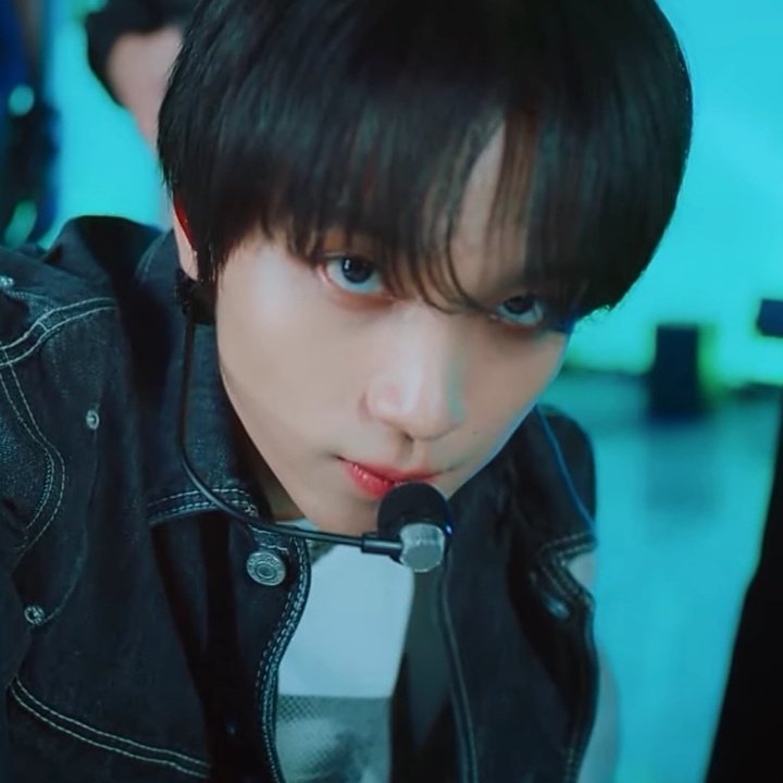 haechanprints's tweet photo. haechan’s gaze 😵‍💫 https://t.co/nMZJfBNdfT