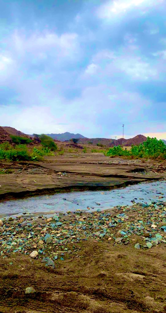 jadam2020's tweet photo. خلف هذا الطريق #مدارس بنين وبنات وسكان 
كيف السبيل الى الوصول !!؟ @SalehAlJasser @makkahregion @SaudiTransport https://t.co/JWVFzxzUNO