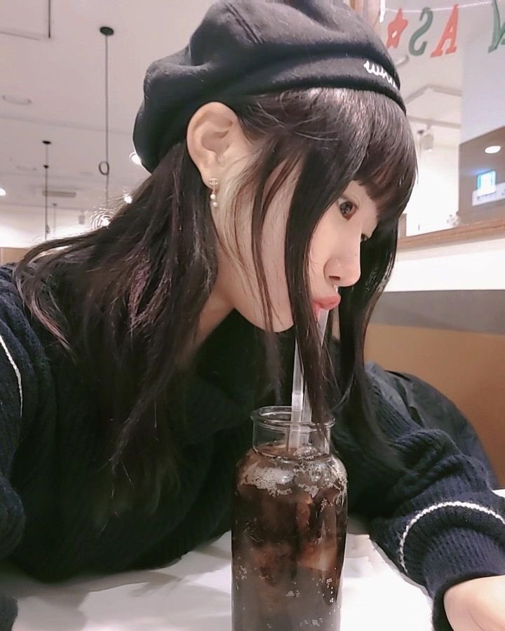 HotIssueBR's tweet photo. #BINGRAM | Atualização da YEBIN no InstaStory!

“2023🐰🤍”

📌: https://t.co/kkcpivTjus

#YEBIN #예빈

(1/2) https://t.co/ewh96BGG04