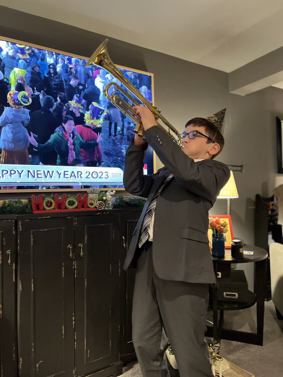 whatafarce's tweet photo. Happy New Year! #nyeSeattle https://t.co/jJgfrskJrq