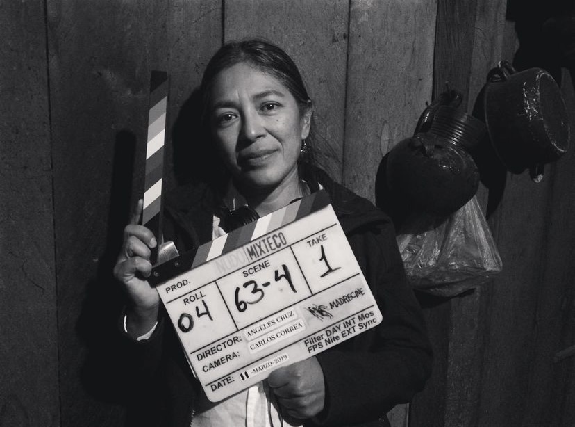 CeluloideMag's tweet photo. La actriz, guionista y directora #ÁngelesCruz durante el rodaje de su magnífica opera prima NUDO MIXTECO 👉🏼 https://t.co/dkAiZVyD9G

#DetrásDeCámaras 🎬🍿🎞️
#NudoMixteco #OperasPrimas #CineMexicano #MujeresEnElCine #MujeresDetrásDeLaCámara https://t.co/2oLHEXg6Wn