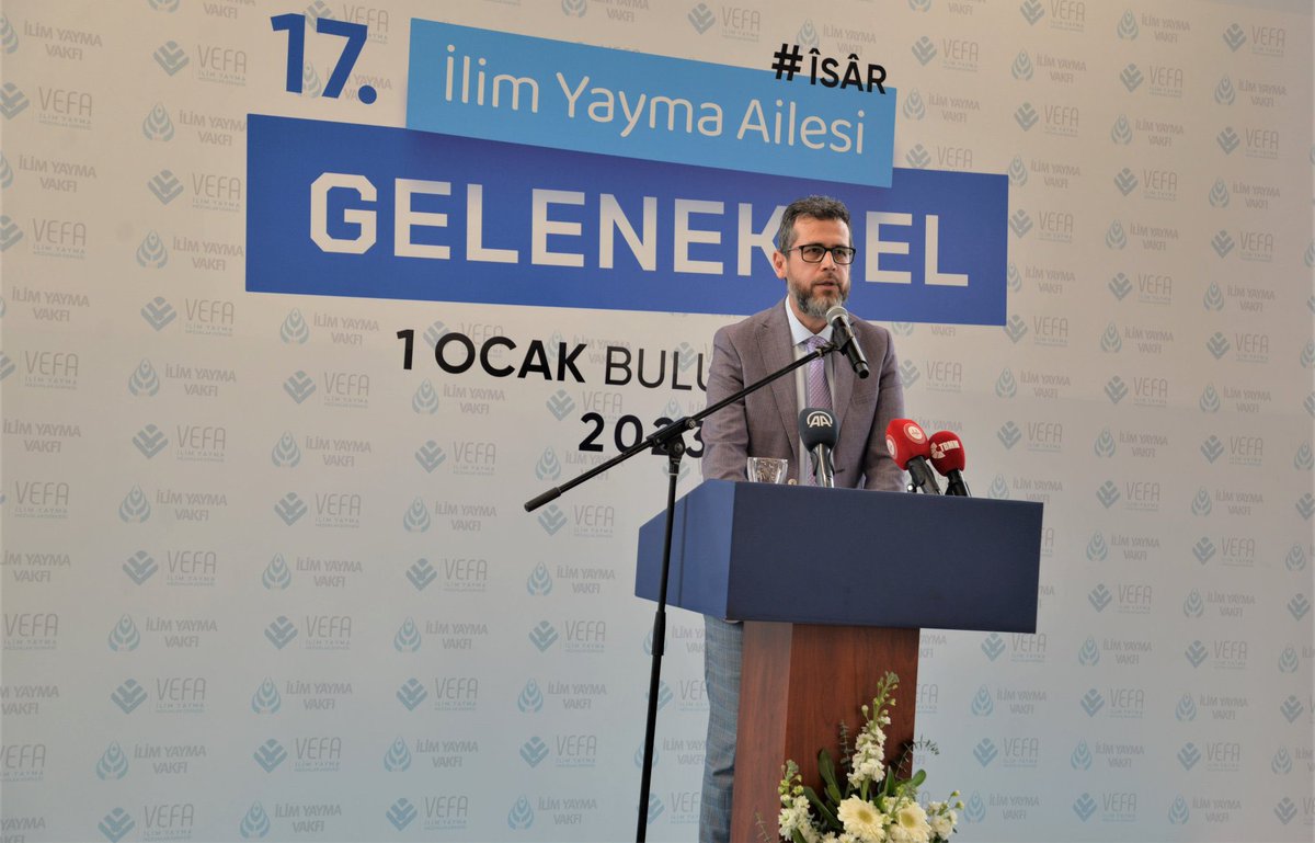 17. sini Düzenlediğimiz Geleneksel İlim Yayma Ailesi 1. Ocak Buluşmasına Katılım Gösteren Gönül Dostlarına Teşekkür Ederiz.
<a href="/MustafaSentop/">Mustafa Şentop</a> <a href="/fahrettinaltun/">Fahrettin Altun</a> <a href="/akbasogluemin/">Av. M.Emin AKBAŞOĞLU 🇹🇷</a>