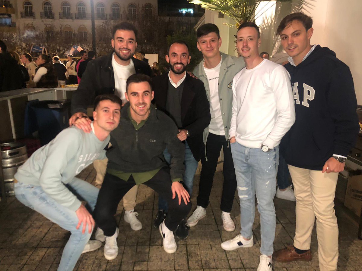 Queremos hacer un agradecimiento público al concejal <a href="/enriquerf89/">Enrique Flores</a> por su compromiso con nuestra asociación y hacer posible desde <a href="/marbellajoven/">Marbella Juventud</a> que la tercera edición de Navidad + joven haya sido todo un éxito. En un año tendremos más y mejor, vamos a por la cuarta 💪🏻💙