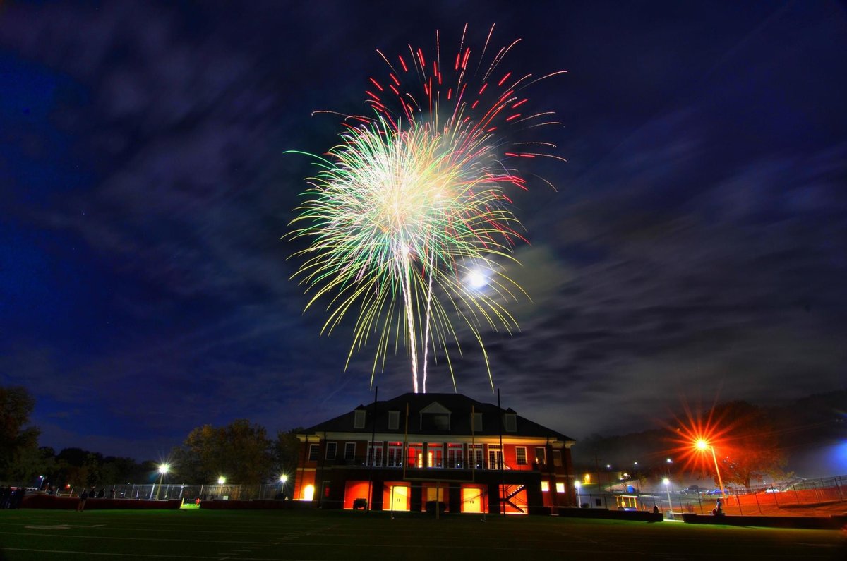 emoryhenry1836's tweet photo. Happy New Year! 🎊🎆🎈 May 2023 bring you continued success, knowledge, happiness, abundance and more! We wish the Emory &amp; Henry College family and friends a safe and joyous 2023! #happynewyear #emoryandhenry https://t.co/xZa1LMBAp6 https://t.co/KvINenh1Ms