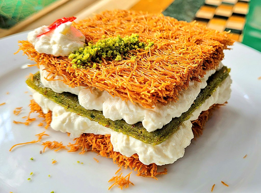 AbedHassoun's tweet photo. A sweet tweet to start the new year with 😋
#Tripoli's delights are the finest 😍
#HappNewYear everyone!
#طرابلس #لبنان
#Trablos #Loubnan https://t.co/fXuJM50MHA