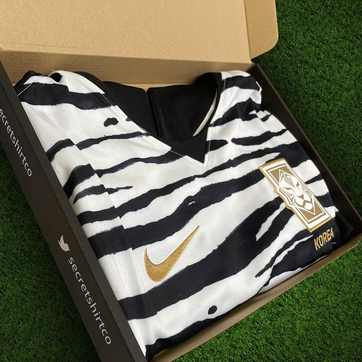 Secret Shirt Co New Years Giveaway. 14/24. 

To enter 👇

🔄 Retweet this tweet
🤝 Follow us

Winner will be announced at 1.55PM, Good luck! 💥