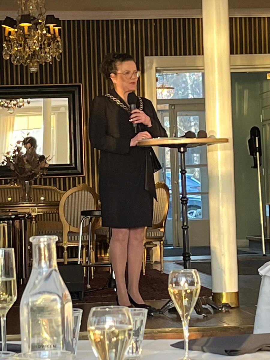 Onnea ja menestystä #vaasanyliopisto'n uudelle rehtorille Minna Martikaiselle. #juhlalounas #villasandviken #vaasa