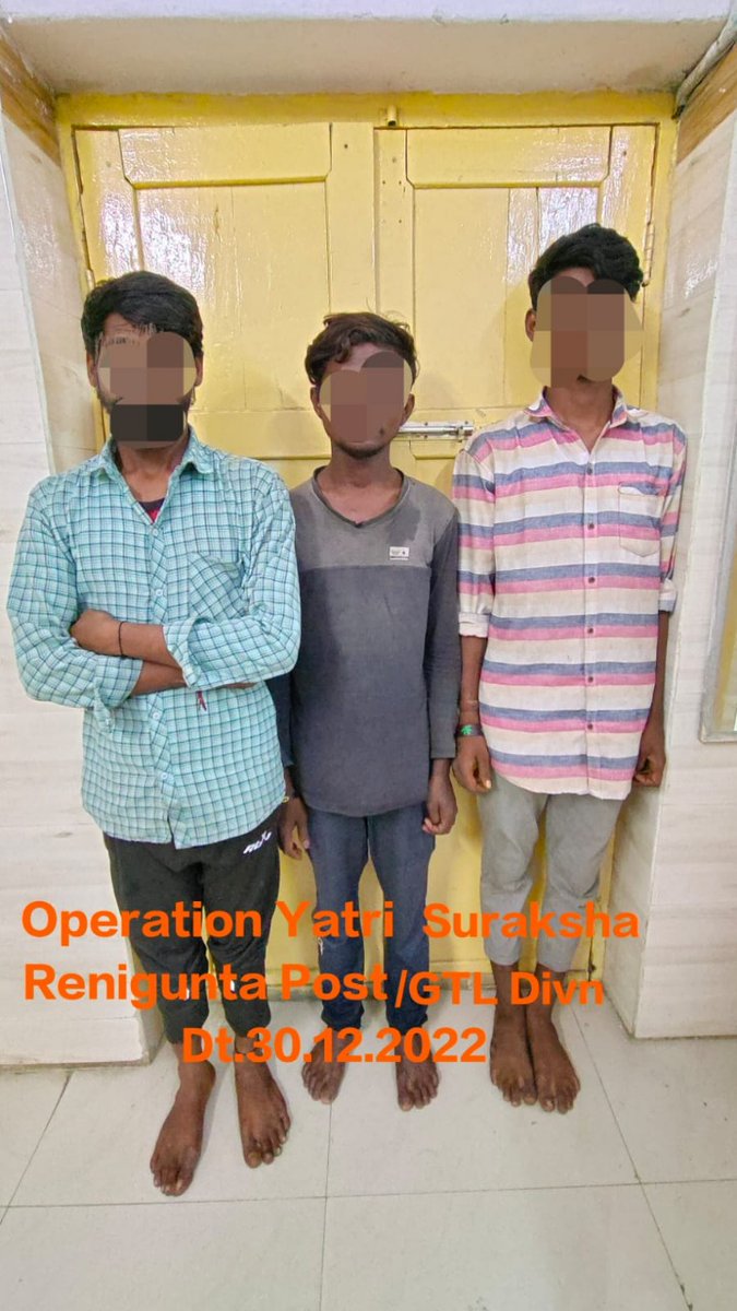 The CPD Team of #RPF #Renigunta along with CIB/DW & GRP apprehended 03 Criminals and Recovered 08 stolen mobiles and Cash of Rs.1,10,000/-. All Total worth Rs. 2,54,500/- 
#operationYatriSuraksha #SentinelsOnRail #ActionAgainstCrime @rpfscrgtl1 @rpfscr @RPF_INDIA