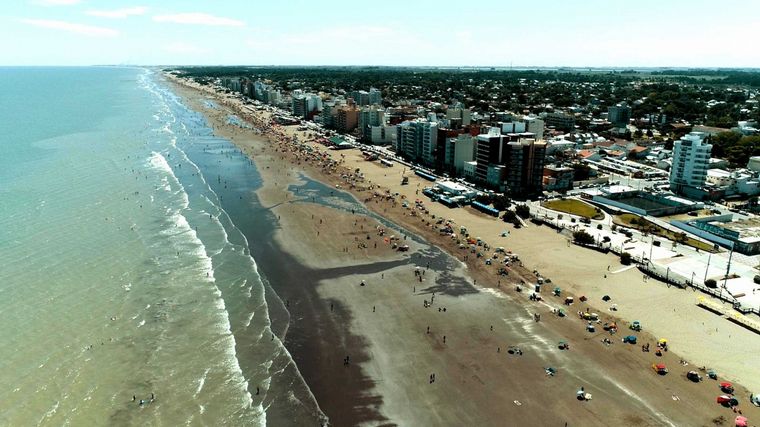 Dos destinos con playas tranquilas para descubrir este verano en la costa ow.ly/5gOM50Mfh5C
