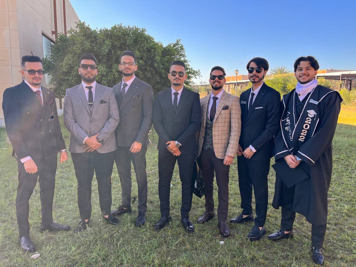 MohammedElbad16's tweet photo. منورين ياخوتي نصبولكم في الافراح ان شاءالله
يعلم الله ان يوم ماينتسى من بدايته لنهايته مع اقدع واحسن دفعه في تاريخ الهندسه 🔥
#EE86 https://t.co/XIZRAXLsc1