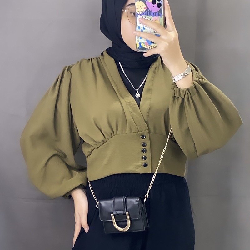 Ssugarcombs_'s tweet photo. 💢 Crop Outer Balon 💢

⭐ 5
💰 40K
🔗 https://t.co/yo6LjIYvMw

Rekomendasi crop bahan airflow lengan balon 
#rekomendasishopee #HappyNewYear2023 #shopeehaul #racunshopee #ootdStyle #racunbelanja #shopeeaffiliate #shopeeID https://t.co/DkEjVQAq18
