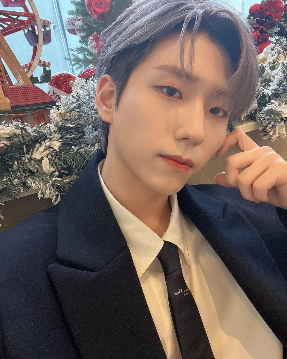 gunilotion's tweet photo. TAKBIR 😭😭😭😭 https://t.co/NzyOdXhQWB