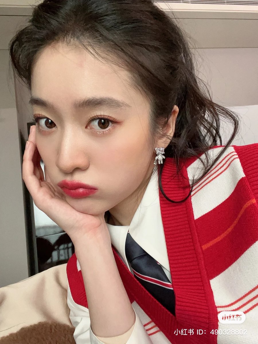 cdrama tweets on Twitter "ZhangXueying shares new snaps on Xiaohongshu"