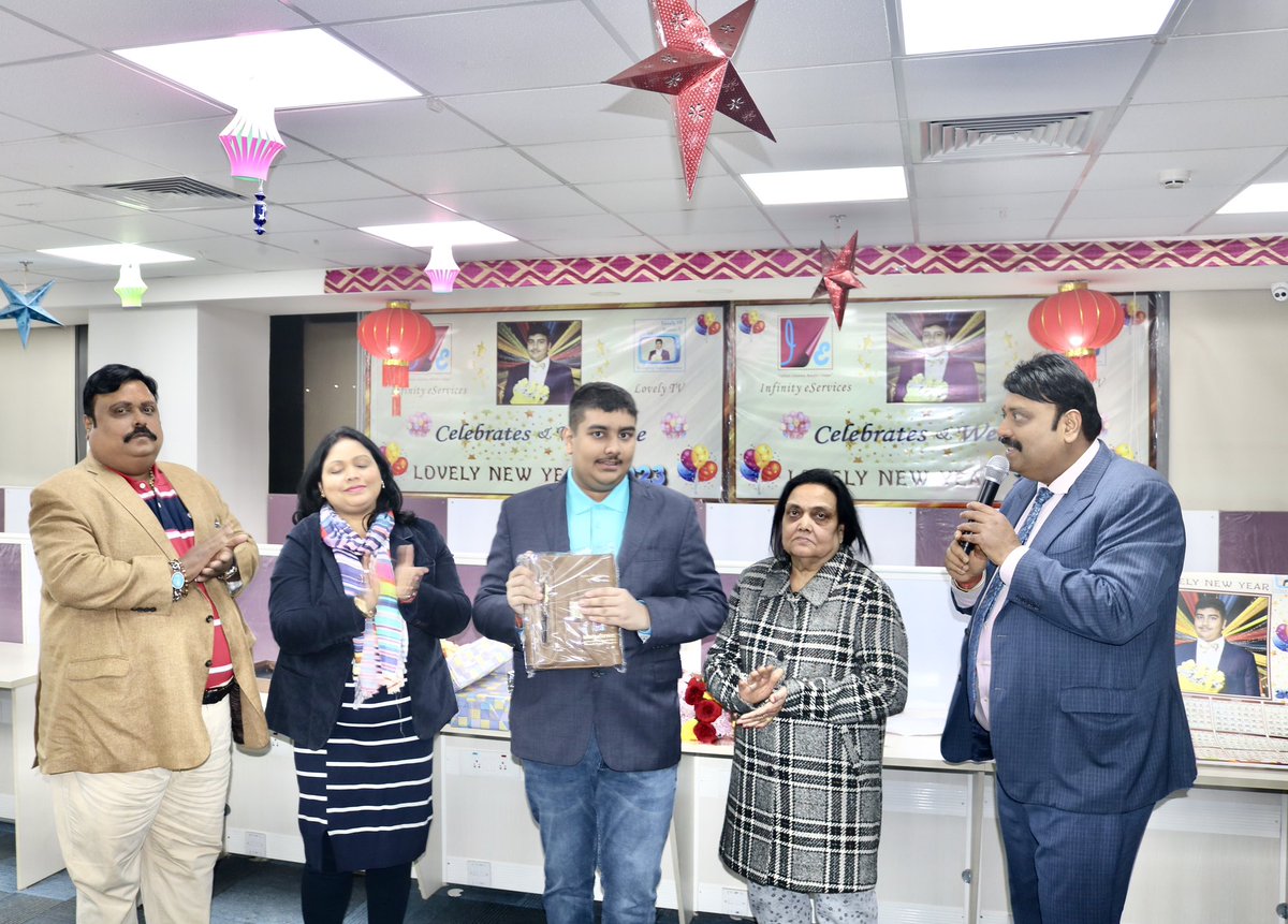 Dharmendra3535's tweet photo. Lovely New Year 2023 Celebrations @Infinity eServices Gurgaon Corporate Office ! Unveiling of Lovely Calendar , Diaries and Table top and entertaining cultural evening ! Wish you all a Very happy blessed and successful year ahead in 2023!!
Happy New Year 2023🎉🎉🎉🎉🎈🎈🍫🍫❤️❤️ https://t.co/YVzHDLVtGS