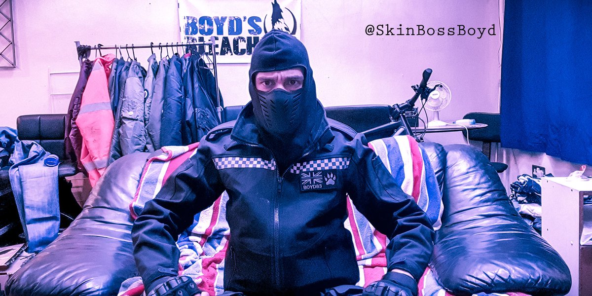 SkinBossBoyd's tweet photo. 2023: time for some CIVIL UNREST!
#BentCop #GaySkinhead #Riot #BDSM #Discipline @SkinDawgStudios #HappyNewYear2023 https://t.co/3LdAe6DupY