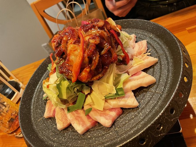 ここチキさんで年越しを！！w とても美味しゅうございました！！ https://t.co/nPYniOUy1e<a href="/tag/%E3%83%A9%E3%83%BC%E3%83%A1%E3%83%B3%E6%97%A5%E6%9C%AC%E4%B8%80%E6%B1%BA%E5%AE%9A%E6%88%A6"class="tags"><span>#ラーメン日本一決定戦</span></a><a href="/tag/%E7%89%B9%E7%B4%9A%E9%B6%8F%E8%95%8E%E9%BA%A6%E9%BE%8D%E4%BB%8B"class="tags"><span>#特級鶏蕎麦龍介</span></a><a href="/tag/%E5%AF%BF%E8%A3%BD%E9%BA%BA%E4%B8%AD%E8%8F%AF%E3%81%9D%E3%81%B0%E3%82%88%E3%81%97%E3%81%8B%E3%82%8F"class="tags"><span>#寿製麺中華そばよしかわ</span></a>