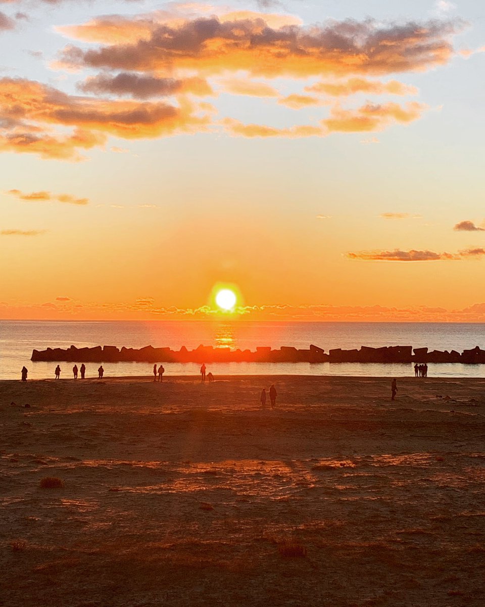 dreambaseball23's tweet photo. 今年も宜しくお願いします❗️

初日の出☀️
素晴らしい景色👏

#HappyNewYear2023 
#初日の出 
#下妻貴寛 https://t.co/PmwQ7OvFbG
