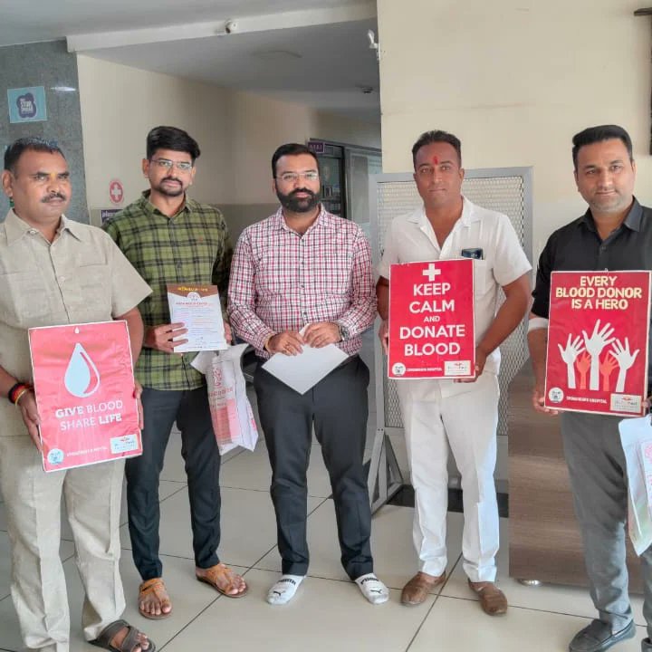 iarpitgandhi's tweet photo. 𝐄𝐯𝐞𝐫𝐲 𝐃𝐫𝐨𝐩 𝐨𝐟 𝐁𝐥𝐨𝐨𝐝 𝐢𝐬 𝐥𝐢𝐤𝐞 𝐚 𝐛𝐫𝐞𝐚𝐭𝐡 𝐟𝐨𝐫 𝐒𝐨𝐦𝐞𝐨𝐧𝐞 🩸
#blooddonation #blooddonor #feelsgood #savelife #socialactivity #crossroadhospital #dabhasa https://t.co/DDgXg5tNpJ