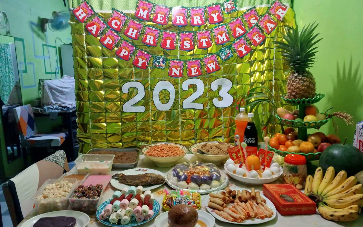 Giello27's tweet image. "The new year stands before us,  like a chapter in a book, waiting to be written."
   - Melody Beattie
Happy New Year 🎉🍾🎆
Welcome 2023 💗🎇🎊
Day 1 of 365 days 🚩
#MMXXIII