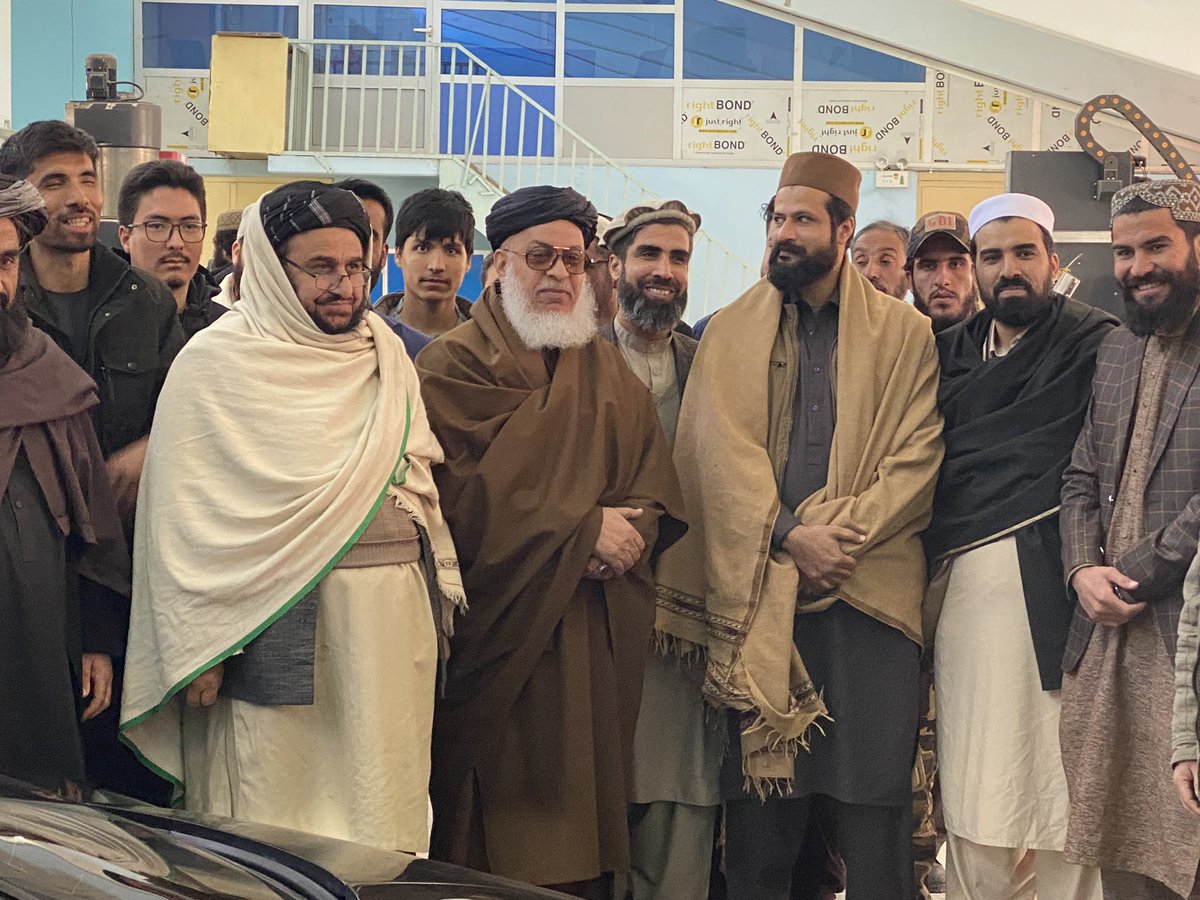ShafiOriakhil's tweet photo. کله مې چې دا موټر له نږدې نه وو لیدلی زما تصور ترې ډېر ضعیف وو.
مګر له نږدې لیدو د ENTOP نوښتګر ټیم وړتیاوو حېرت زده کړم.
دا ټیم هڅه کوي د پټرولو پرځای له افغان لیتیمو کار واخلي چې افغانستان ټکنالوژیکي ایجاد سره جوخت پاکې (Green Energy ) ته داخل شي.

#افغانستان_ژوندی_دی! https://t.co/H72ONQTLHr