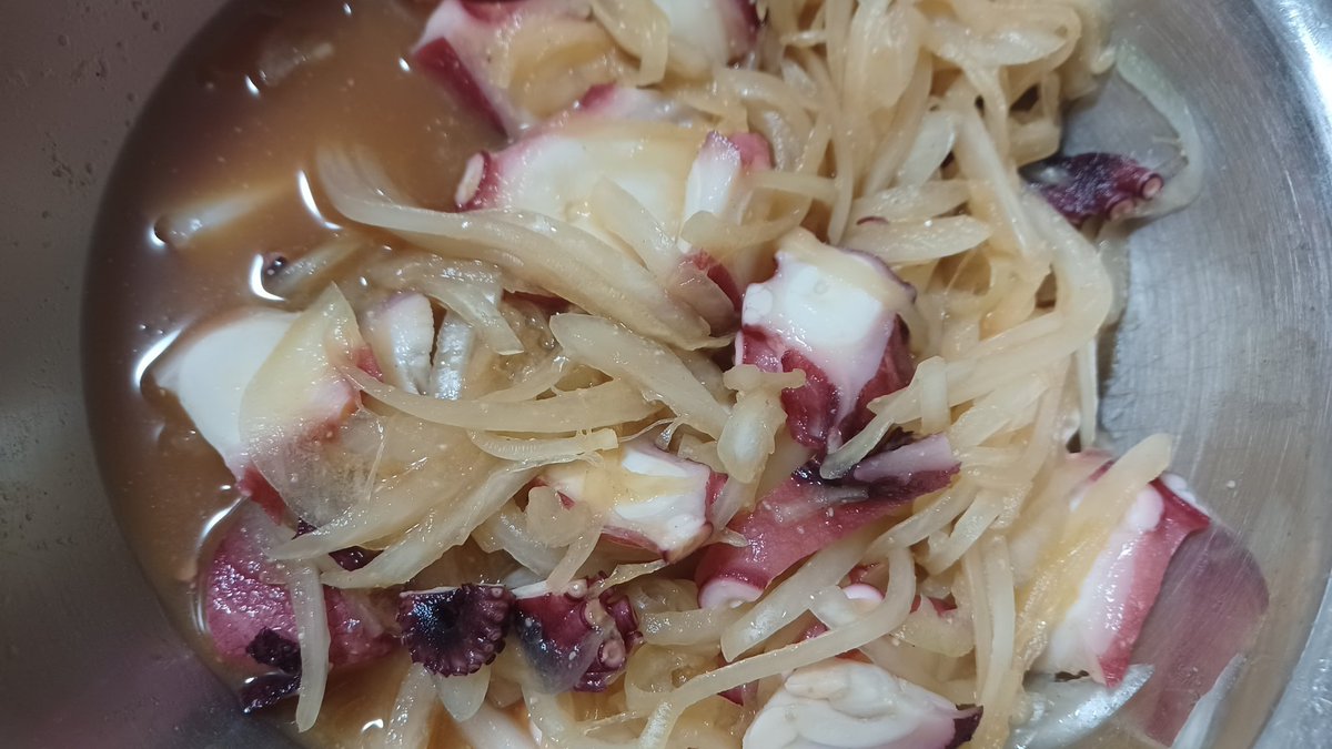 「扶桑の食卓に掲載されていた「蛸の酢味噌和え」、早速作ってみました お正月の強めの」|RIEのイラスト