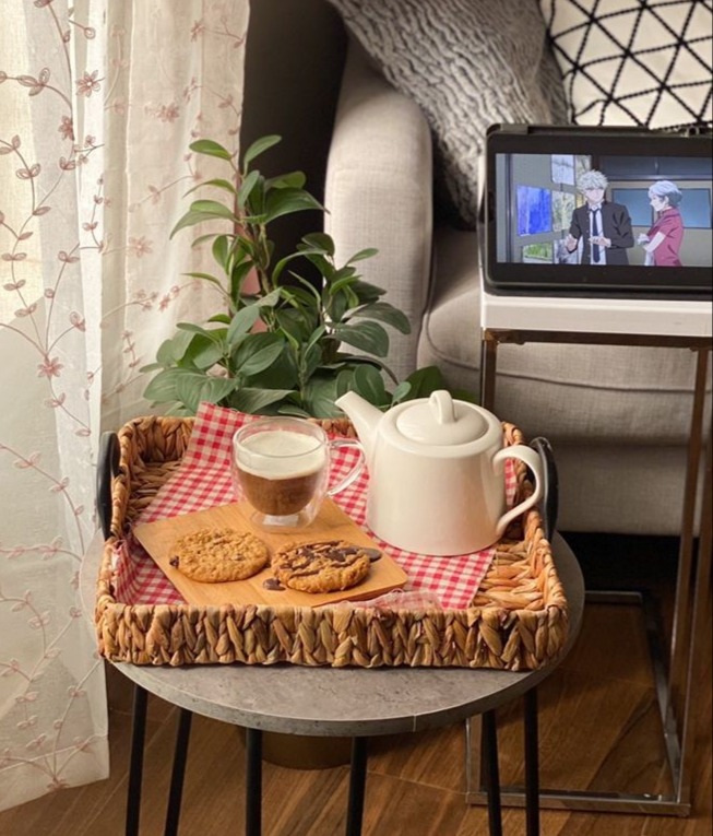 وإنّي أستحقُّ الثّناء ... 
وباقات منَ الوردِ الجّميلْ ... 
وكوبَ قهوةٍ عالِي المزاجْ ... 
وساعات منَ الخّمولِ الهادئْ😌🌸
🙋🏻‍♀️ يسعد صباحكم🙋🏻‍♀️